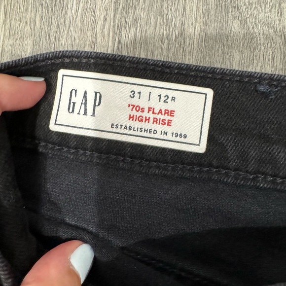 Gap ‘70s Flare High Rise Jeans in black size 31/12R - Picture 3 of 9